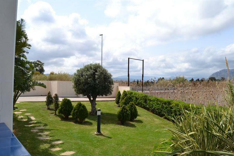 Las Olas Pili Locdenia Dış mekan fotoğraf
